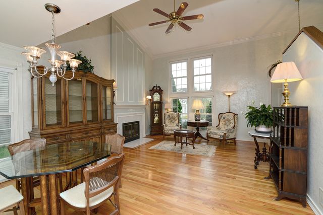 794 Burning Trail, Carol Stream, IL 60188