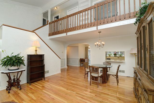 794 Burning Trail, Carol Stream, IL 60188