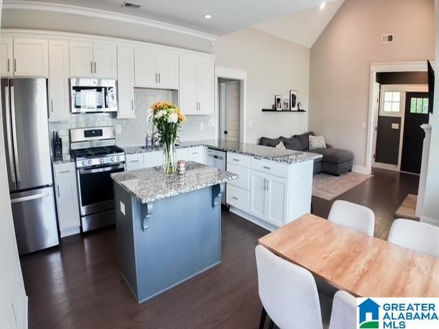 2720 VILLAGE LANE, Birmingham, AL 35211