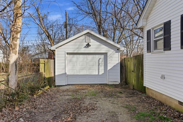 2550 E Riverside Drive, Evansville, IN 47714