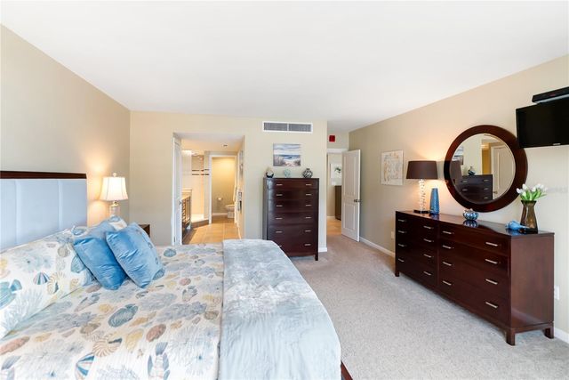 1212 BENJAMIN FRANKLIN DRIVE 206, Sarasota, FL 34236