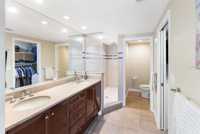 1212 BENJAMIN FRANKLIN DRIVE 206, Sarasota, FL 34236