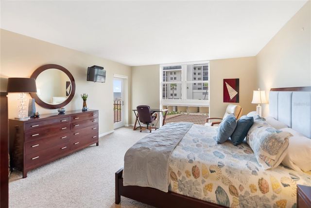 1212 BENJAMIN FRANKLIN DRIVE 206, Sarasota, FL 34236