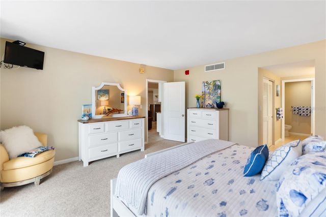 1212 BENJAMIN FRANKLIN DRIVE 206, Sarasota, FL 34236