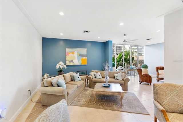 1212 BENJAMIN FRANKLIN DRIVE 206, Sarasota, FL 34236