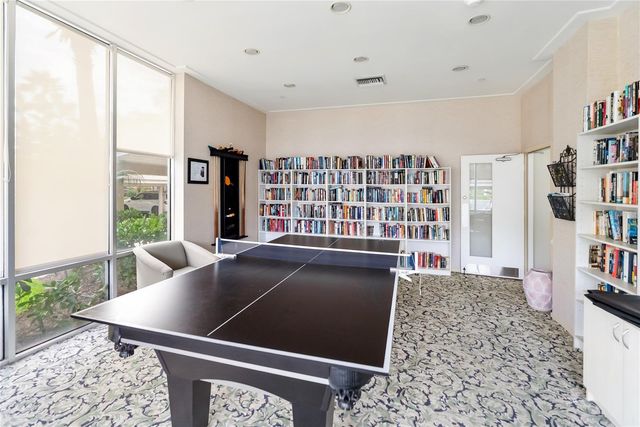 1212 BENJAMIN FRANKLIN DRIVE 206, Sarasota, FL 34236