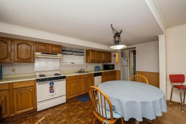421 Water STREET, Lake Geneva, WI 53147