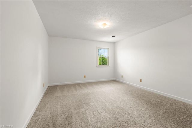 7000 Bridgewood Road, Clemmons, NC 27012