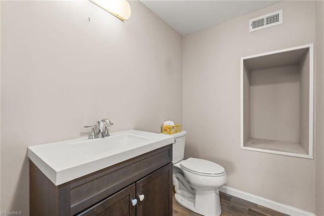 7000 Bridgewood Road, Clemmons, NC 27012