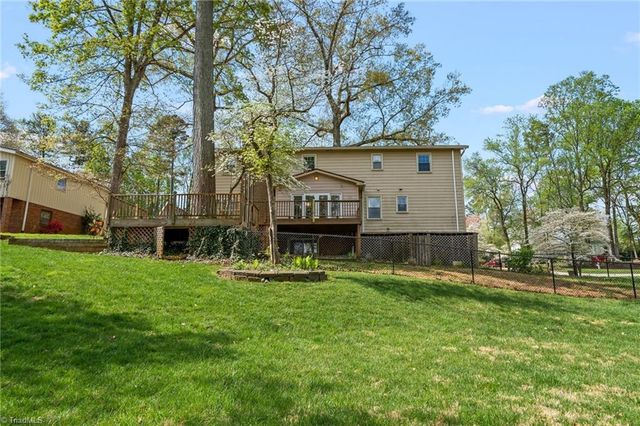 7000 Bridgewood Road, Clemmons, NC 27012