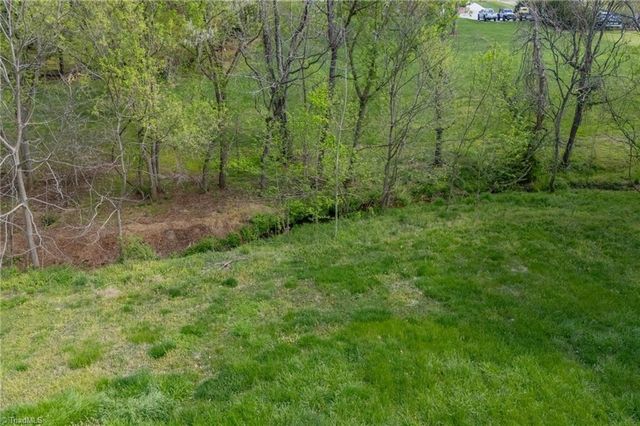 7000 Bridgewood Road, Clemmons, NC 27012