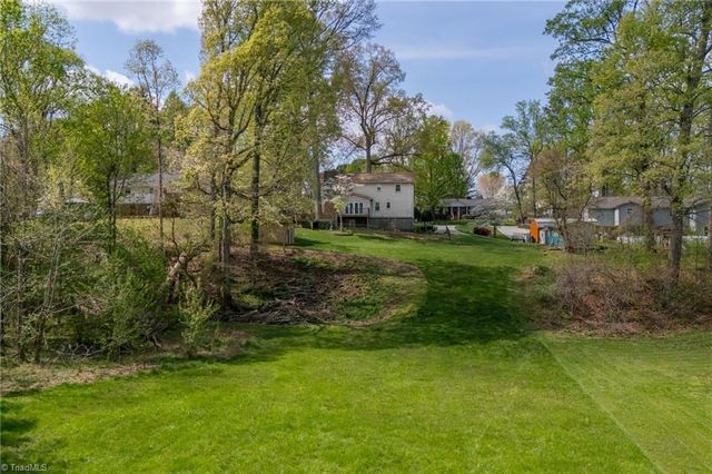 7000 Bridgewood Road, Clemmons, NC 27012