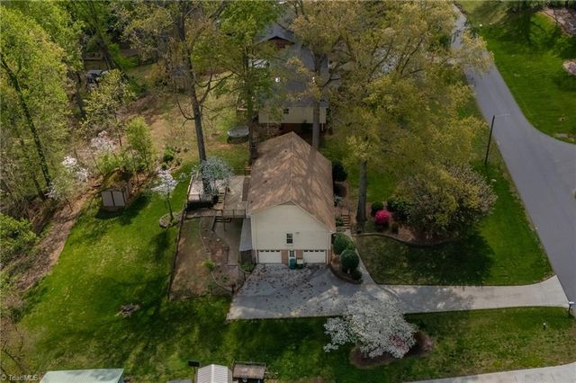 7000 Bridgewood Road, Clemmons, NC 27012