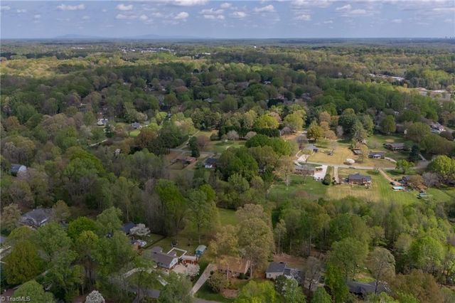 7000 Bridgewood Road, Clemmons, NC 27012