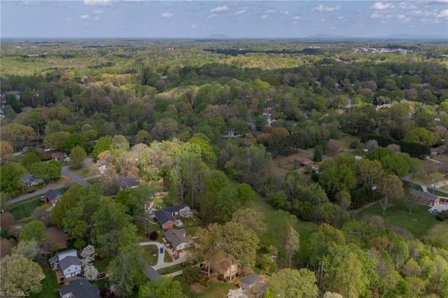 7000 Bridgewood Road, Clemmons, NC 27012