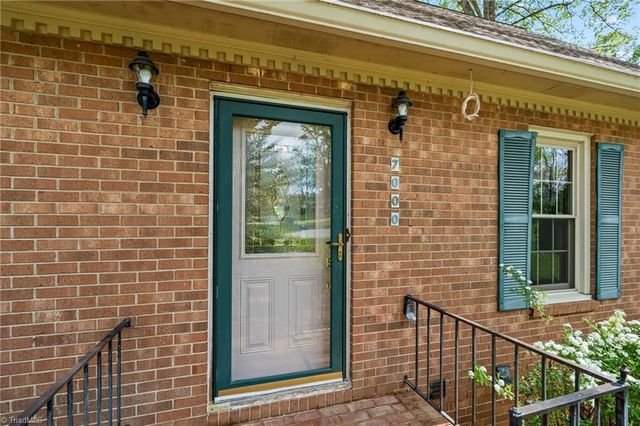 7000 Bridgewood Road, Clemmons, NC 27012