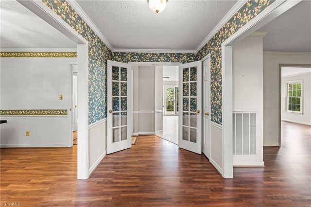 7000 Bridgewood Road, Clemmons, NC 27012