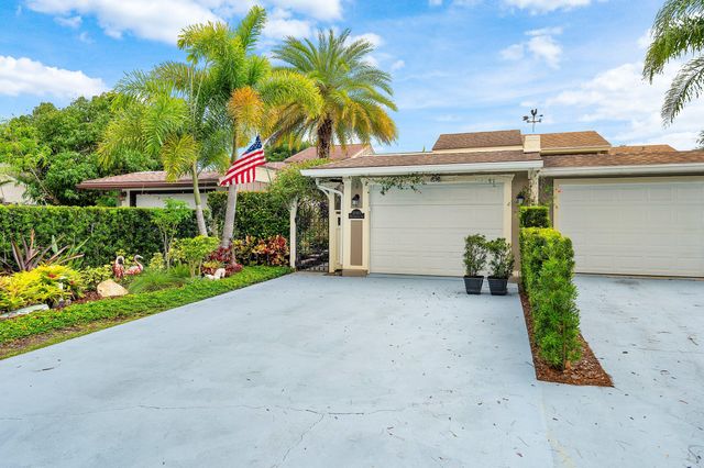 12383 Westhampton Circle, Wellington, FL 33414