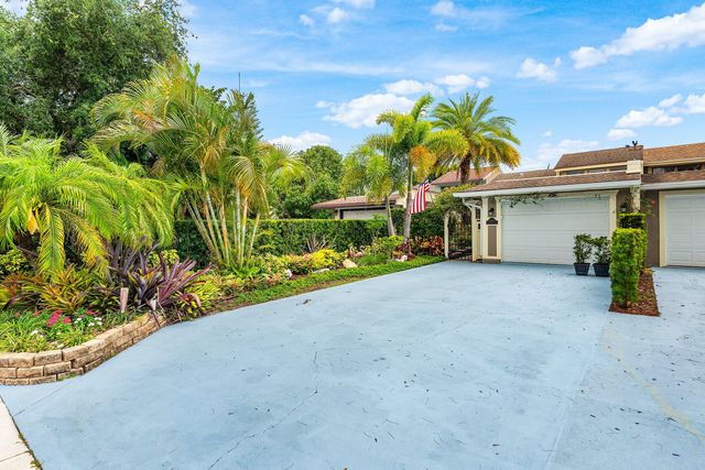 12383 Westhampton Circle, Wellington, FL 33414