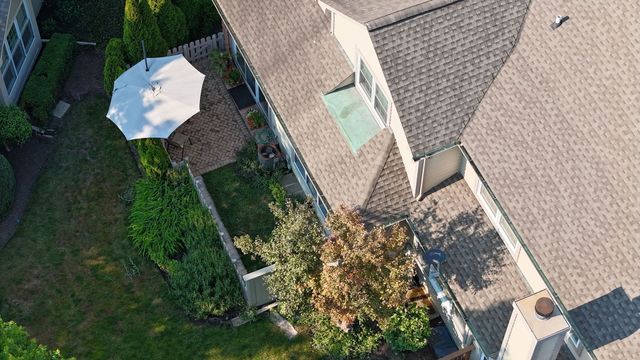 2064 Norwich Court, Glenview, IL 60026