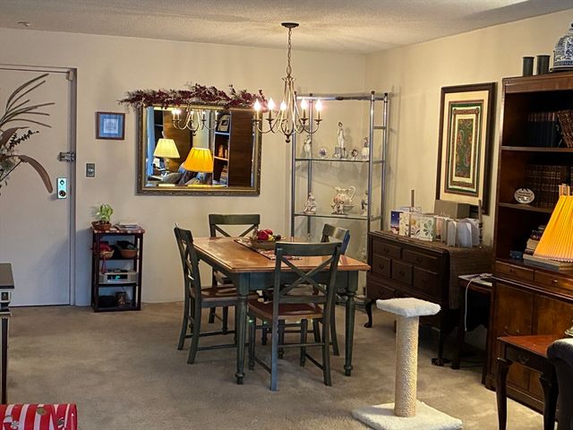 1 Summit Dr. 57, Reading, MA 01867