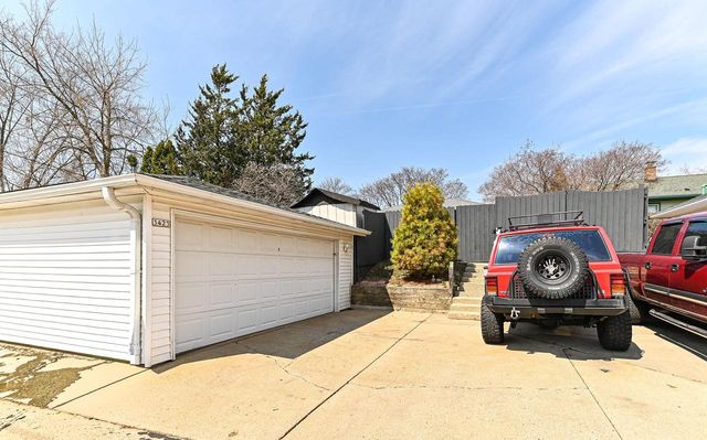 3423 E Whittaker AVENUE, Cudahy, WI 53110