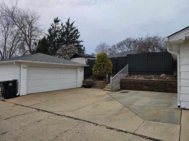 3423 E Whittaker AVENUE, Cudahy, WI 53110