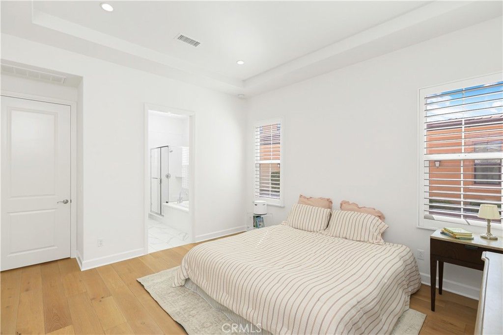 Image 17 of property listing at 80 Meander, Irvine, CA 92620