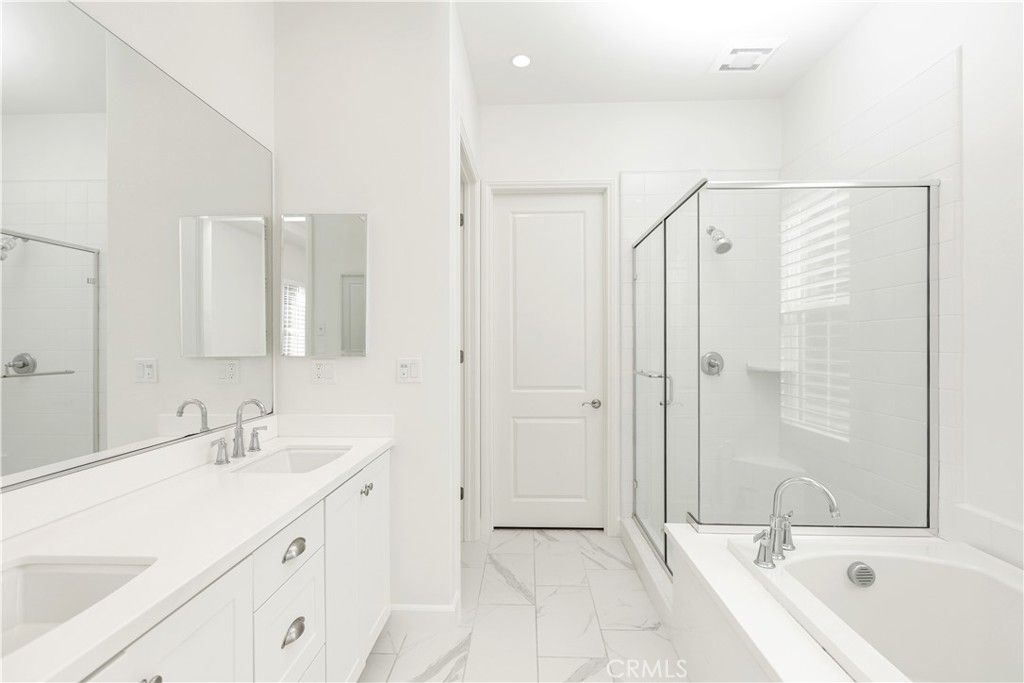 Image 27 of property listing at 80 Meander, Irvine, CA 92620