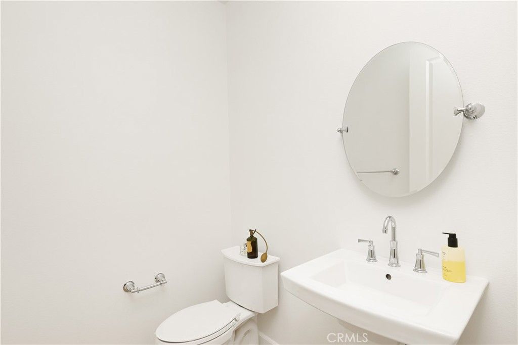 Image 32 of property listing at 80 Meander, Irvine, CA 92620