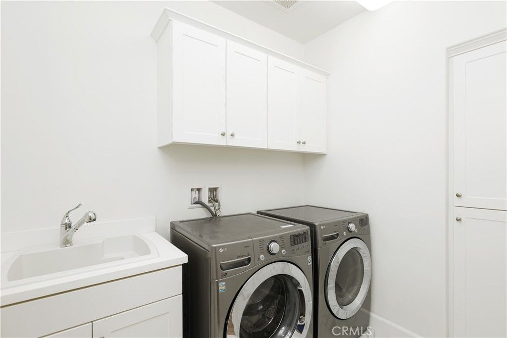 Image 36 of property listing at 80 Meander, Irvine, CA 92620
