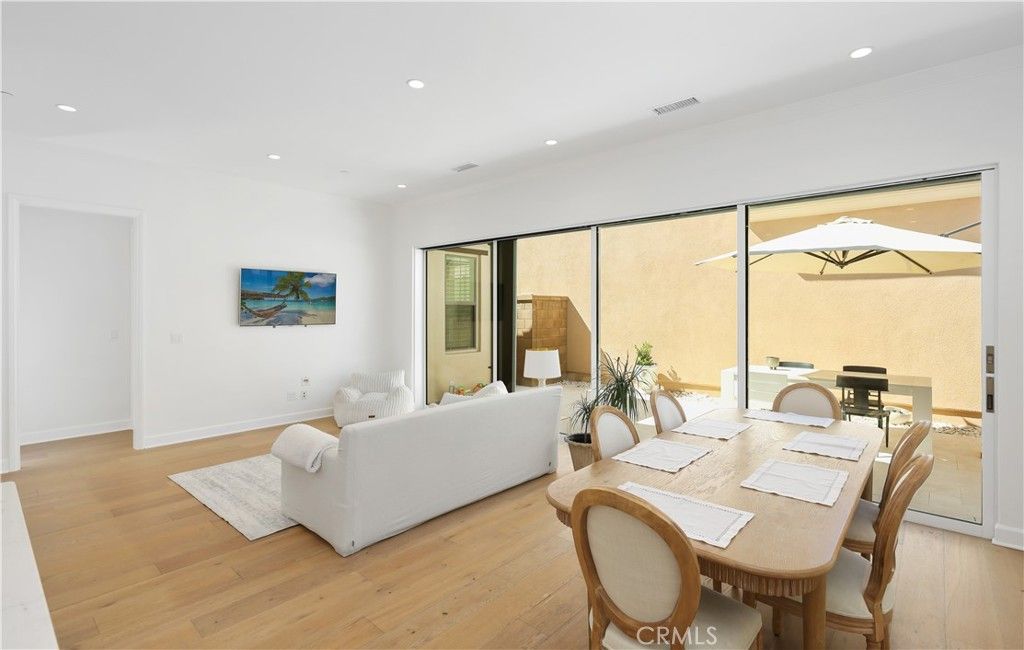 Image 7 of property listing at 80 Meander, Irvine, CA 92620