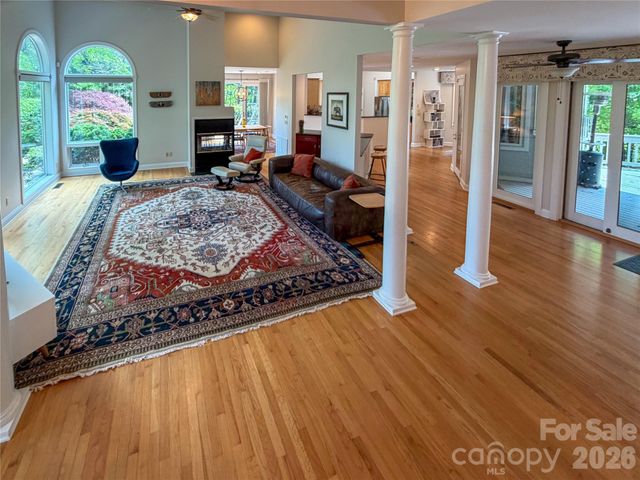 556 Quail Ridge Boulevard, Lake Lure, NC 28746