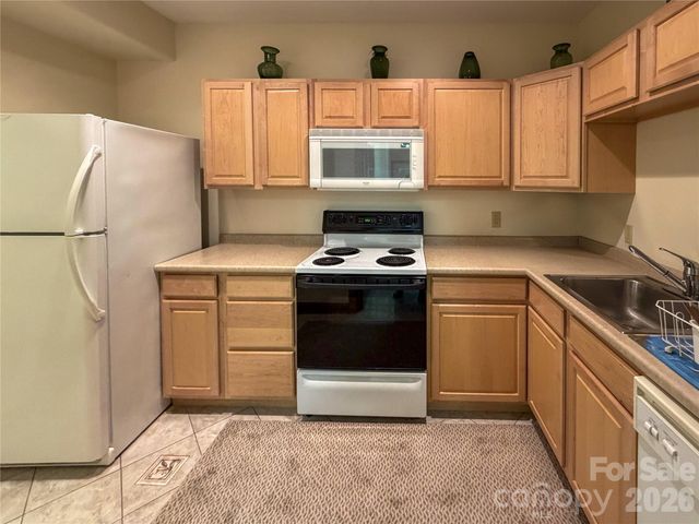 556 Quail Ridge Boulevard, Lake Lure, NC 28746