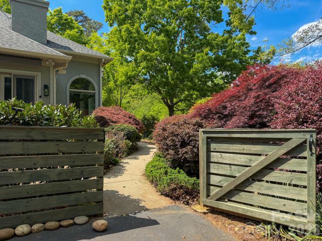 556 Quail Ridge Boulevard, Lake Lure, NC 28746