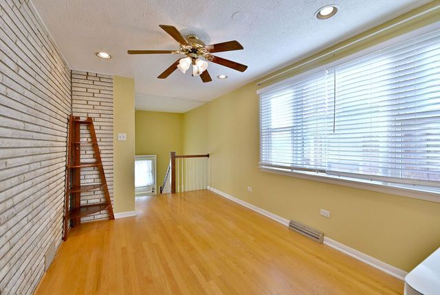 6513 N NEVA Avenue, Chicago, IL 60631