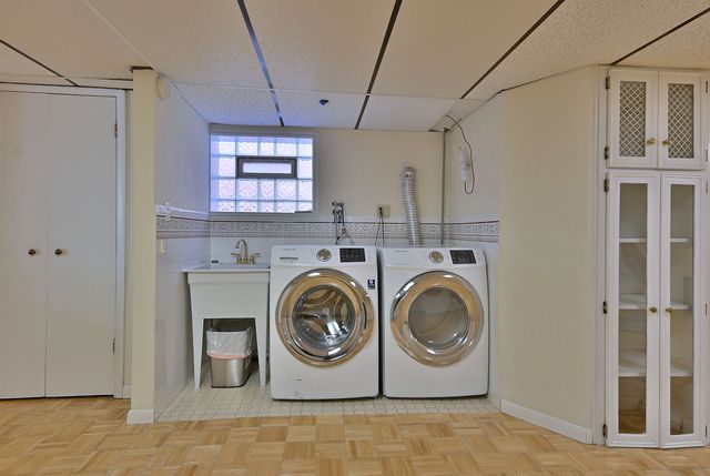 6513 N NEVA Avenue, Chicago, IL 60631