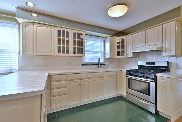 6513 N NEVA Avenue, Chicago, IL 60631