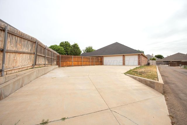 8403 Irvington Court, Amarillo, TX 79119