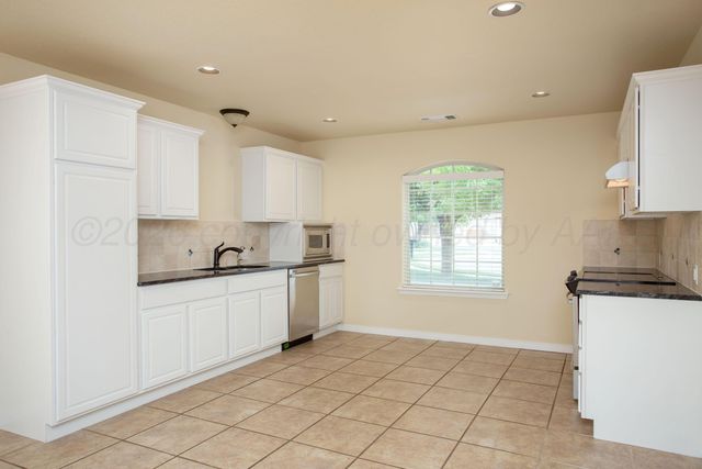 8403 Irvington Court, Amarillo, TX 79119