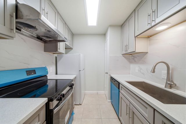 10211 Sugar Branch Drive 362, Houston, TX 77036