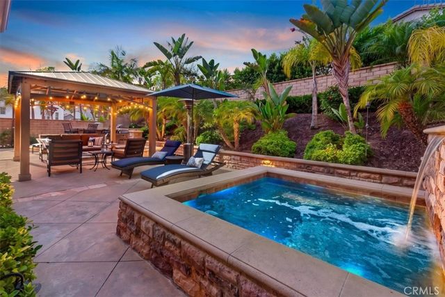 15 Julia Street, Ladera Ranch, CA 92694