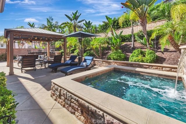 15 Julia Street, Ladera Ranch, CA 92694