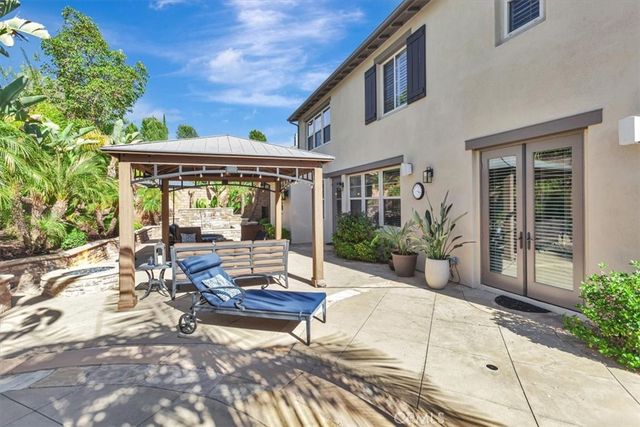 15 Julia Street, Ladera Ranch, CA 92694