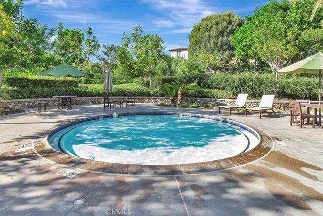 15 Julia Street, Ladera Ranch, CA 92694