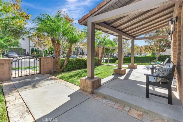 15 Julia Street, Ladera Ranch, CA 92694