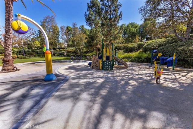 15 Julia Street, Ladera Ranch, CA 92694