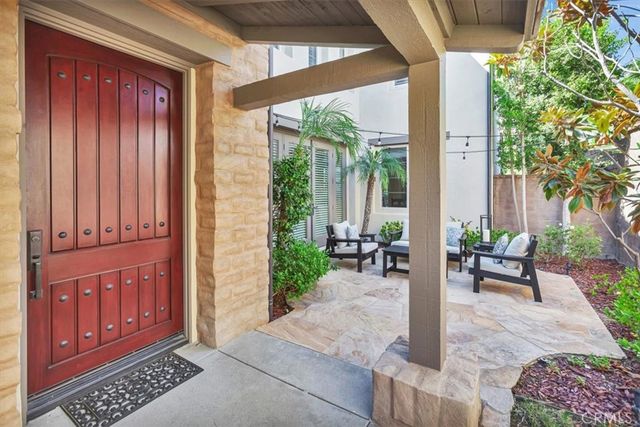 15 Julia Street, Ladera Ranch, CA 92694
