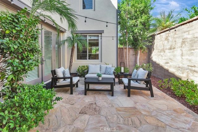 15 Julia Street, Ladera Ranch, CA 92694
