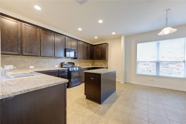 16 Rose Desert Court, Manvel, TX 77578